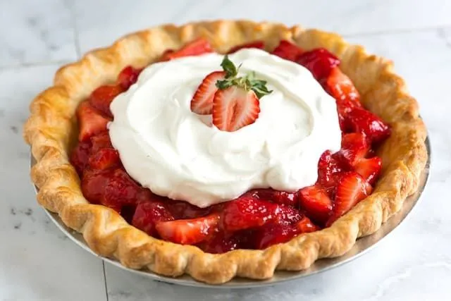 Simple and Fresh Strawberry Pie Recipe