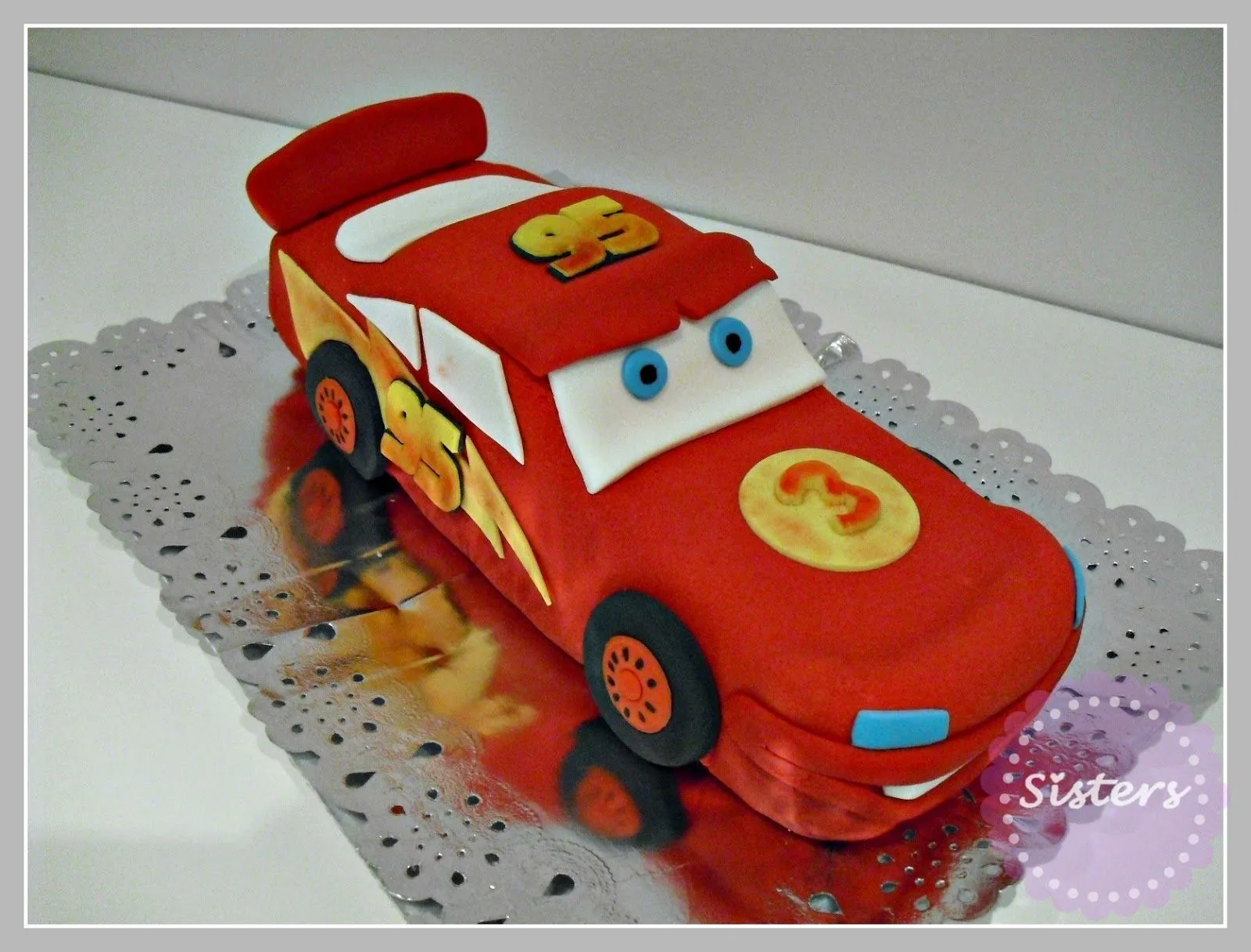 Sisters: Tarta Rayo McQueen