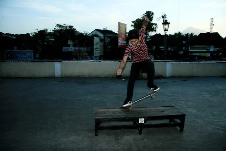 Sk8er: Boyolali Skateboarding People