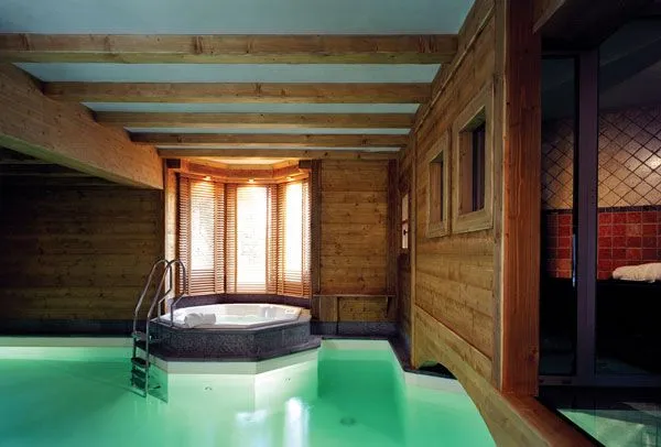 Ski Holidays in Chalet Aurea | Courchevel 1850 | France