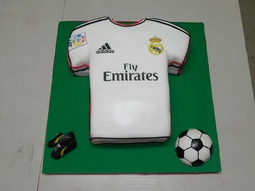 Snap Galleries Real Madrid Chocolate Cake Torta de photos on Pinterest