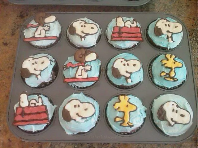 Snoopy Cupcakes by Sirquo on deviantART