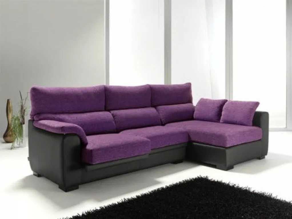 sofa morado y negro (2) | Decorar tu casa es facilisimo.