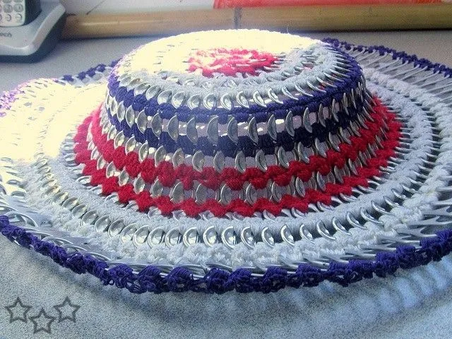 Sombrero de reciclaje de latas - Imagui