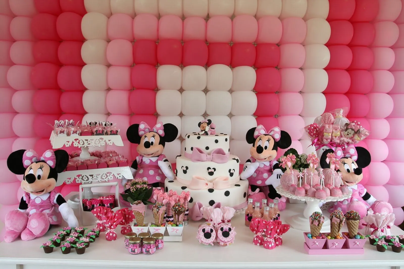 Sonhos e Encantos Decorações: Minnie Rosa