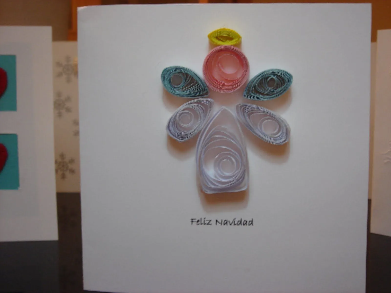 ANGELITO REALIZADO CON TÉCNICA DE QUILLING O FILIGRANA