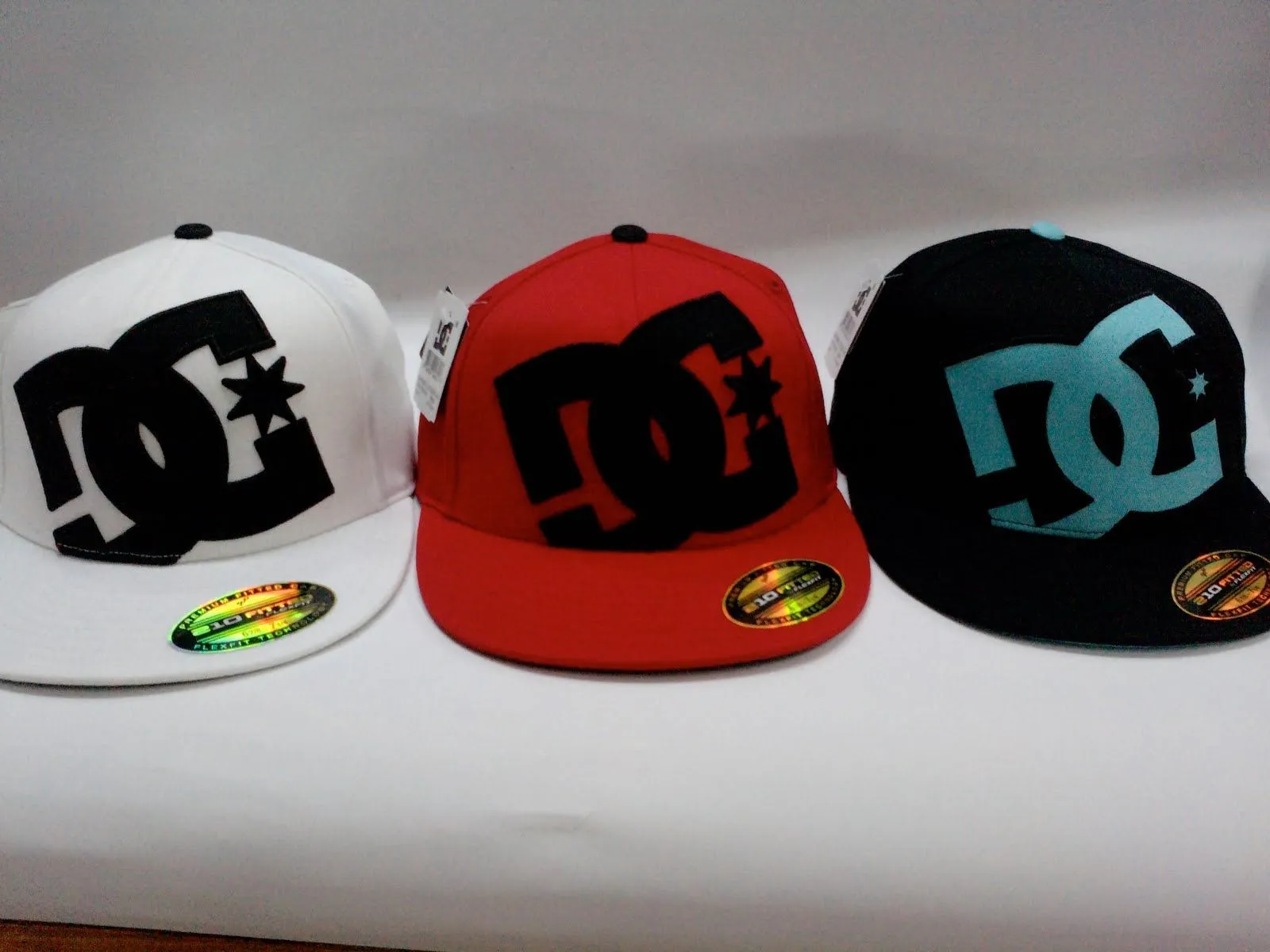 SOULGRIND SKATE&SURF SHOP: DC GORRAS Y MOCHILAS