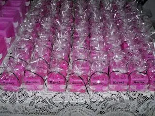 souvenir 15 anos fnal 6x6x6 personalizado mas aplique de corazon con ...