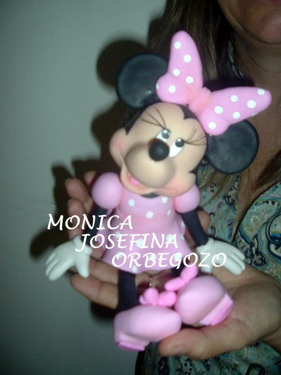 MINNIE BEBE EN PORCELANA FRIA - Imagui