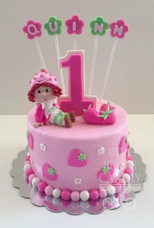 Strawberry shortcake fondant cake | Rosita Fresita | Pinterest