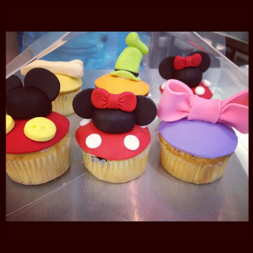 Sugar Me Not: Disney character cupcakes!