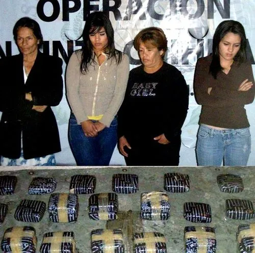 Se suman mujeres a cárteles de la droga en Michoacán