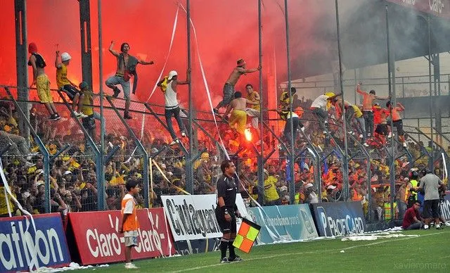 Sur Oscura en el Estadio Capwell | Flickr - Photo Sharing!