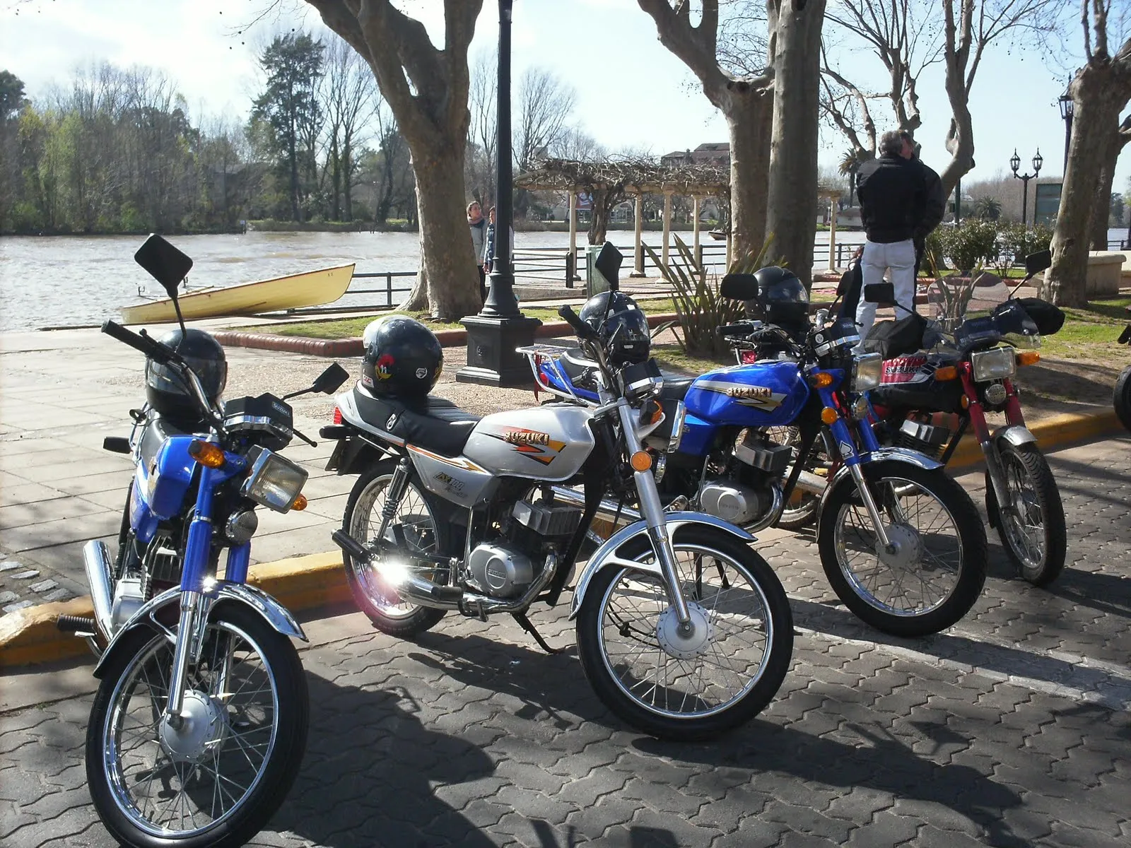 Suzuki AX100 Pasión por 2T: Salidas, Fotos