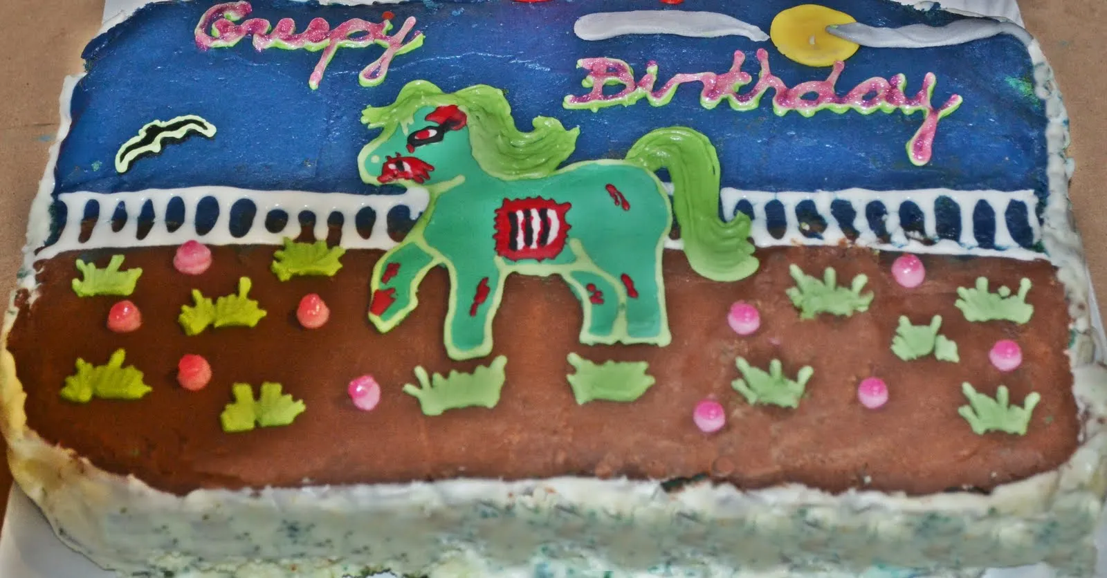 Sweet Fangs: Pastel de cumpleaños My little zombie pony