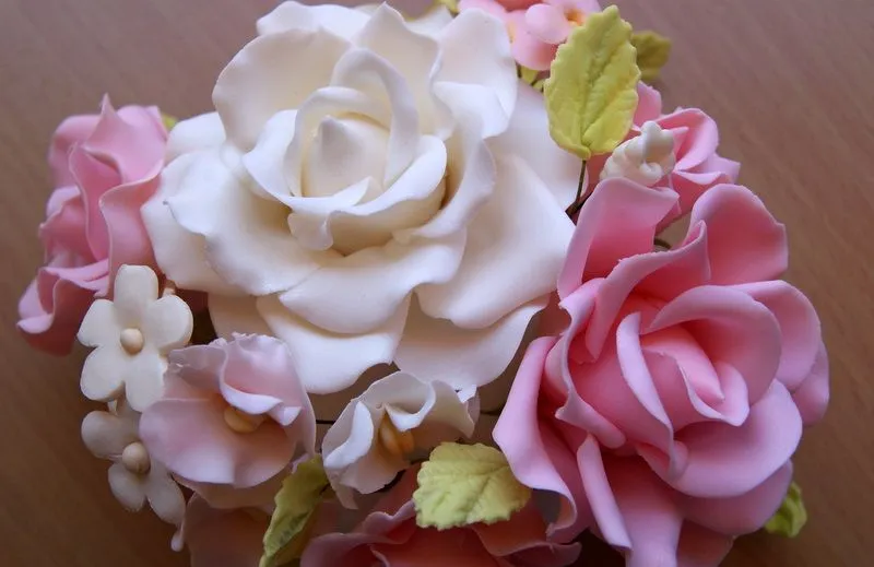 SWEETIE CAKES: Ramo de rosas de Pasta Goma