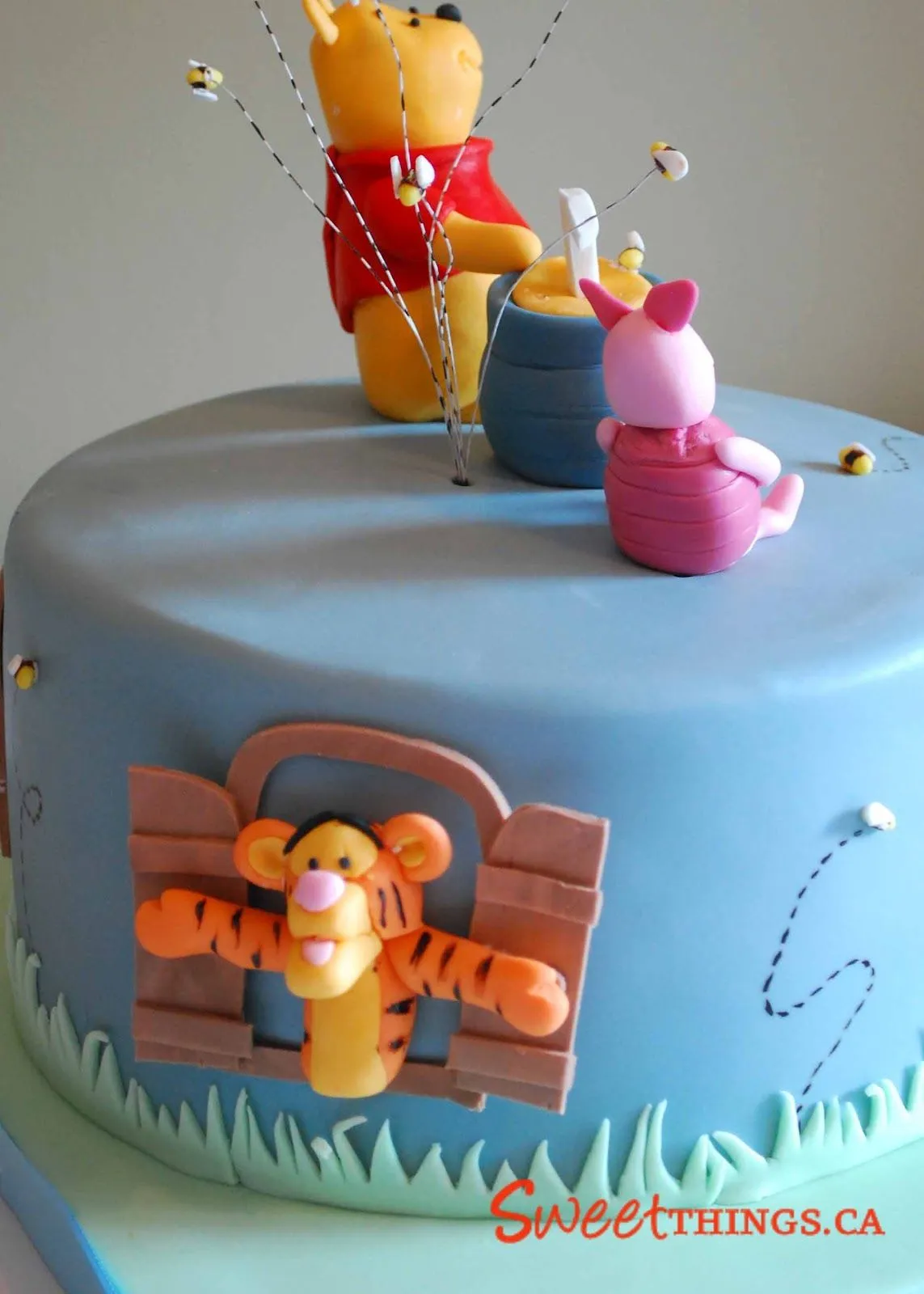 SweetThings: Winnie the Pooh Cake