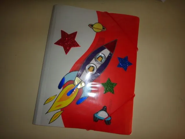 El taller de Naidú: Una carpeta espacial.