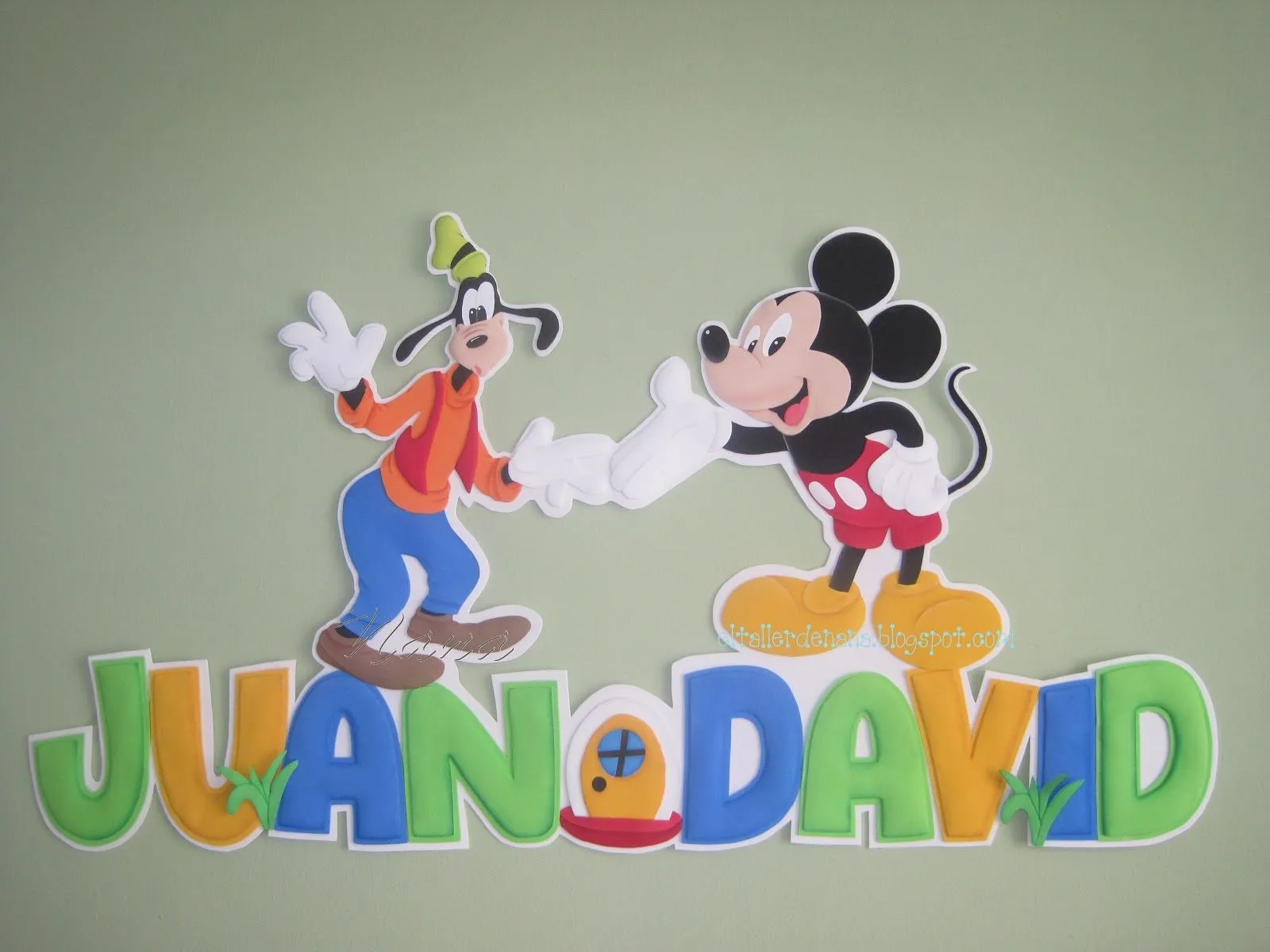 El Taller de Nana: Nombre con Aplique de Mickey Mouse y Goofy