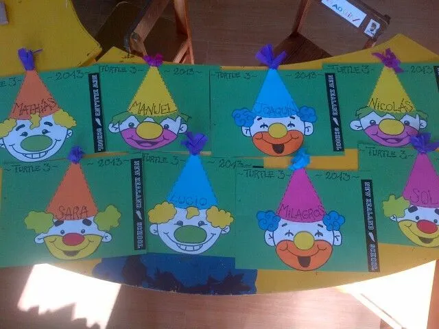 Tapas de carpetas payasos | Scrapbook | Pinterest | Tapas