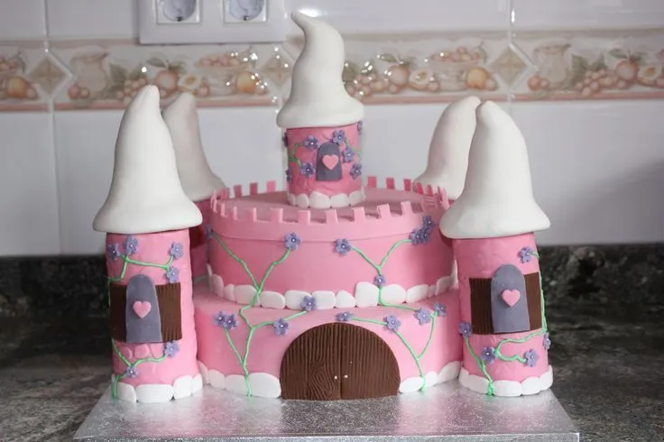 Tarta castillo de princesa para una princesilla | Cakes / tartas ...