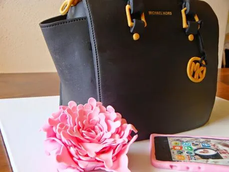 Mi tarta de cumpleaños ♥ Bolso Selma de Michael Kors por ...