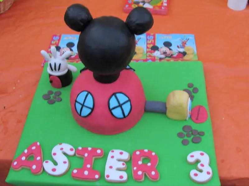 Tarta decorada La Casa de Mickey Mouse ~ En mi nube de azucar....