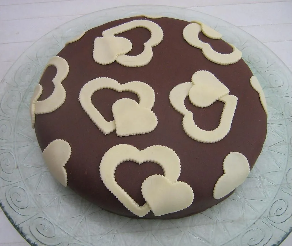 TARTA DECORADA CORAZONES CHOCOLATE | Flickr - Photo Sharing!