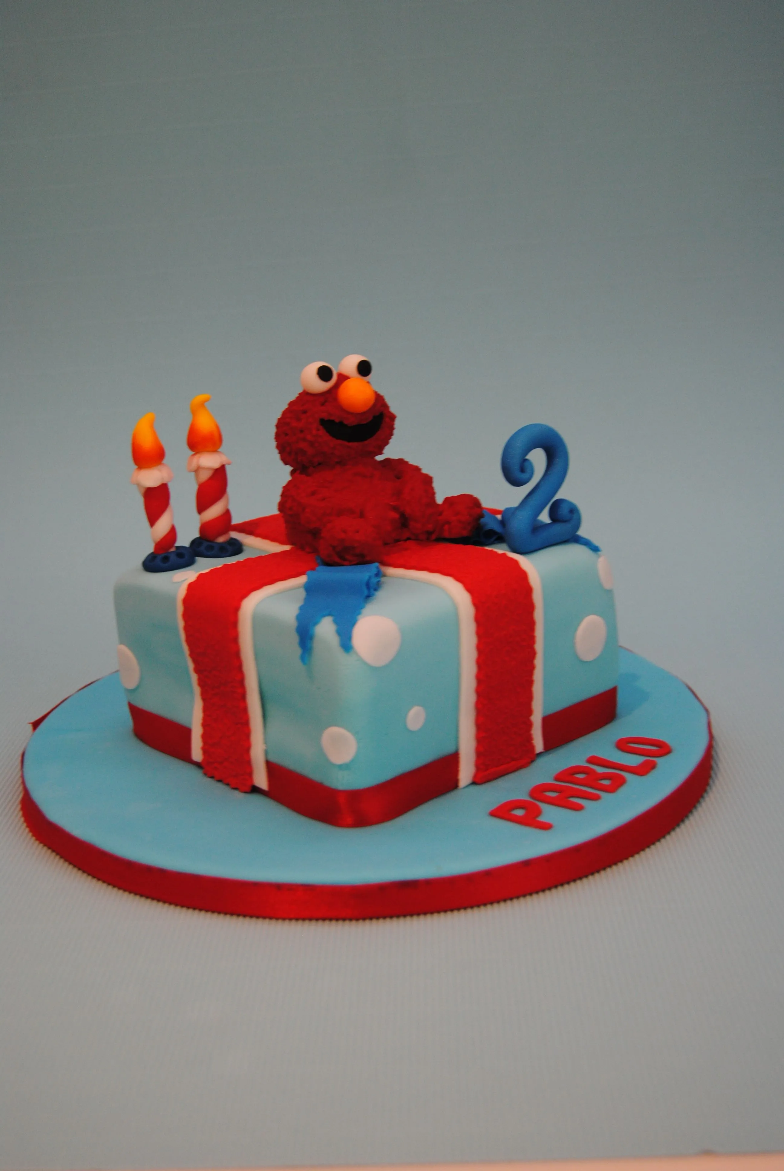 Tarta Elmo Caja regalo (Elmo cake) | Mericakes