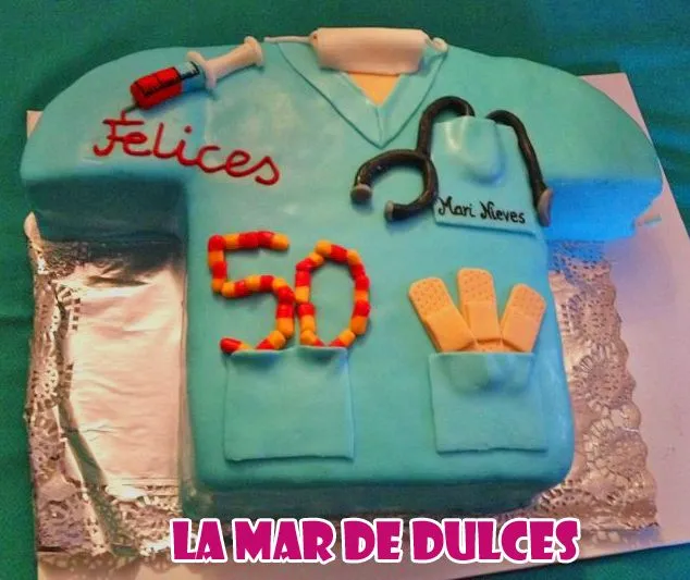 Tarta fondant de pijama de enfermera Sevilla | Tartas fondant ...