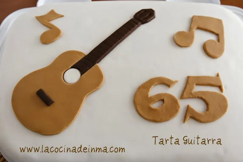 Tarta Fondant "Guitarra Española" | La Cocina de Inma López