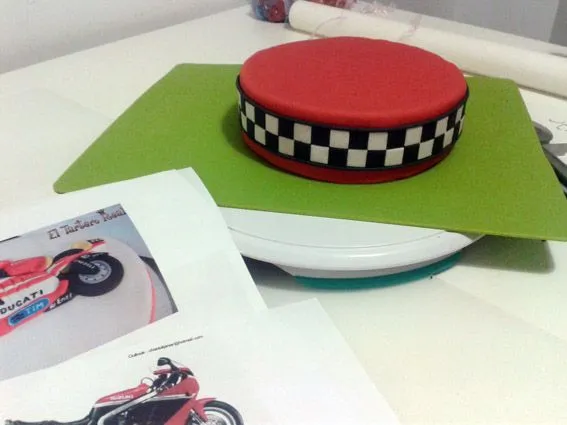 tarta moto carreras | Dulces Modelados