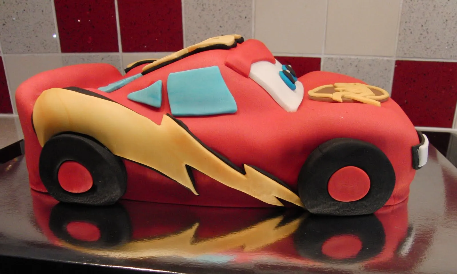 Tarta Rayo McQueen 3D (video) | Azúcar con Amor