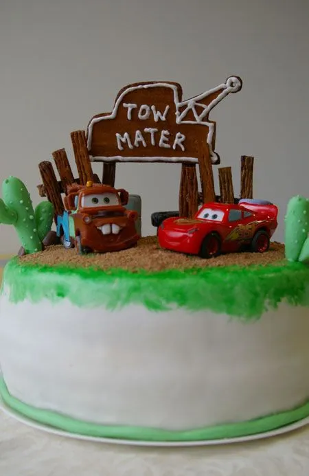 Tarta Rayo Mcqueen para Eduardo | tartas y nubes de azúcar