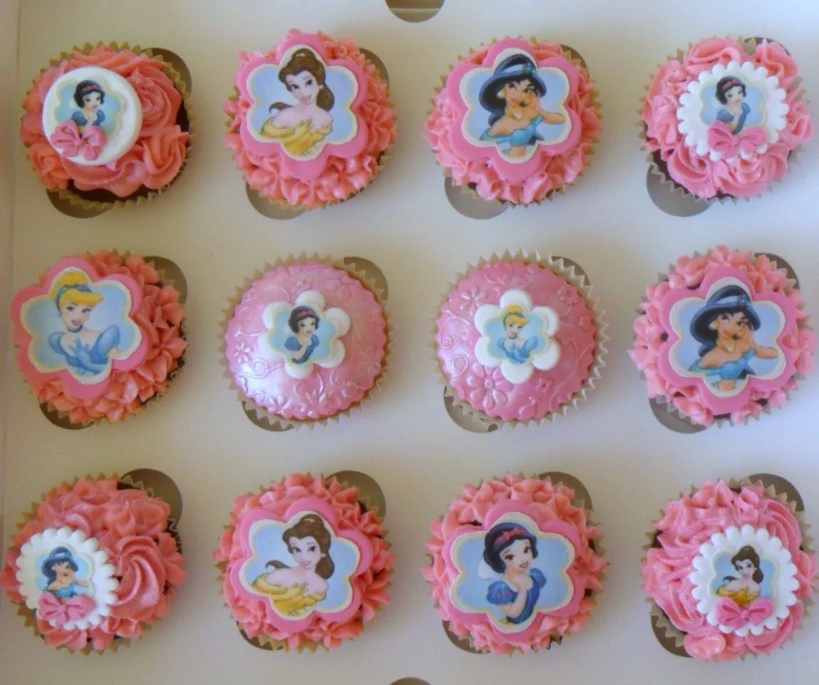 Tartas Artisticas.: CUPCAKES DE PRINCESAS PARA ALBA