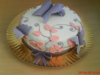 TARTAS DECORADAS: TARTA MARIPOSAS LILAS