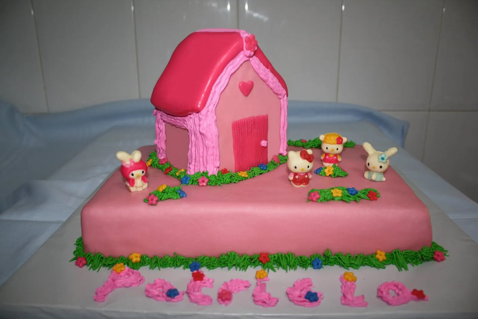 Las tartas de Paz : Casa Hello Kitty