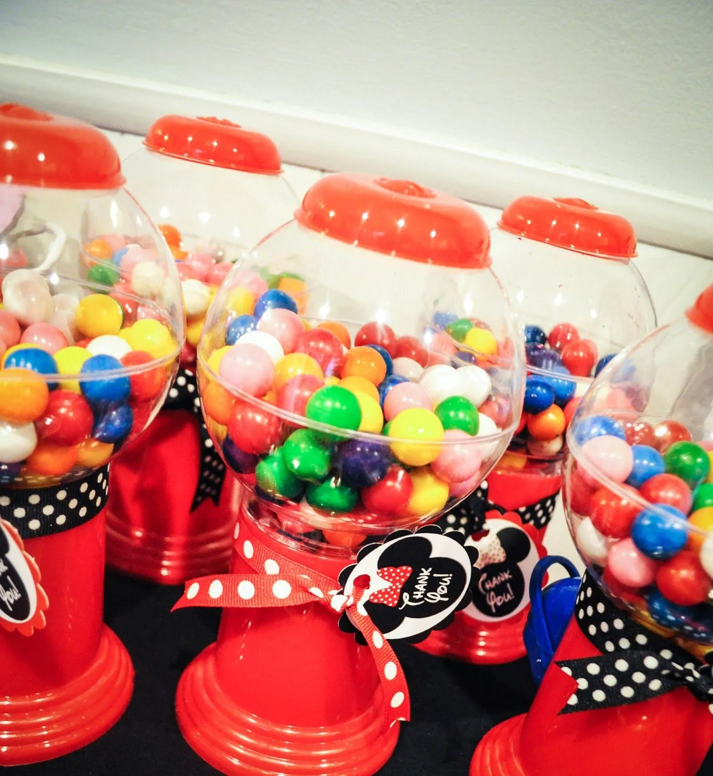 Taste{Full}: Modern Minnie Mouse Party: Decor + Favors.