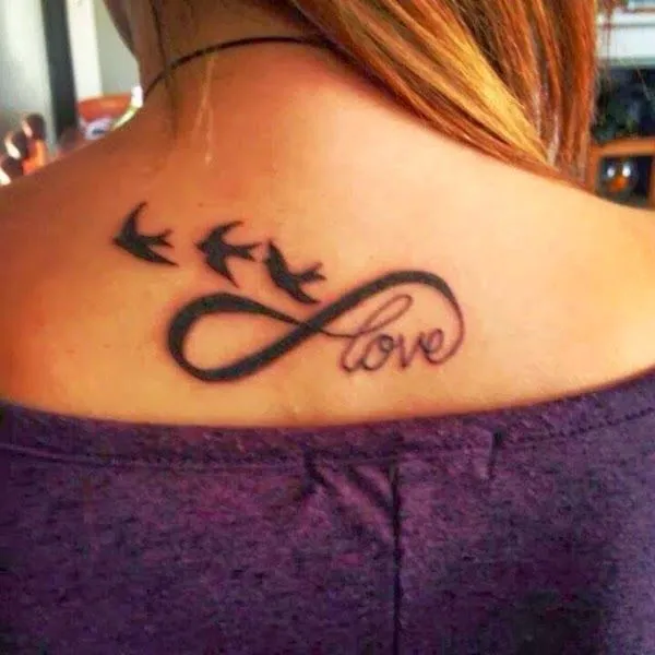 Tatauajes: tatuaje del sigo infinito con la palabra "Love"(Amor ...