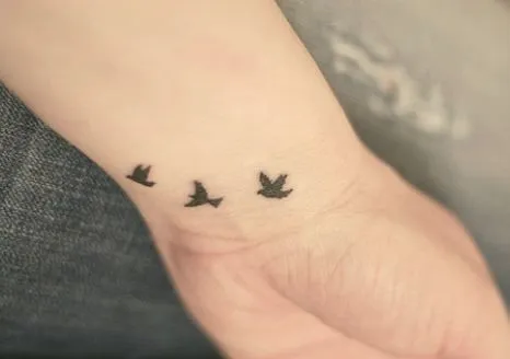 Tatuaggi piccoli maschili: Guida, idee e Galleria Immagini ...