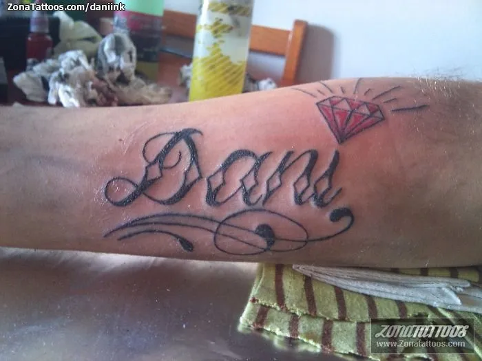 Tatuaje de daniink - Daniel Diamantes Nombres