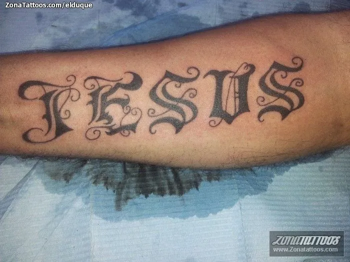 Tatuaje de elduque - Letras Nombres Jesús