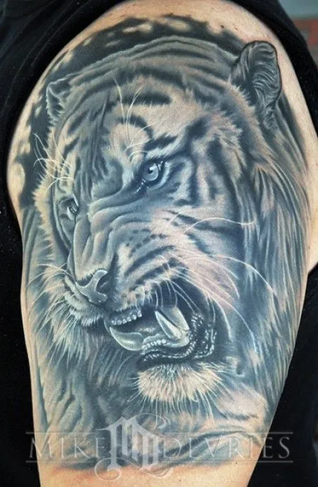 TATUAJE DE UN FEROZ TIGRE