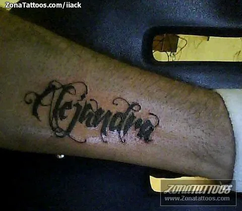 Tatuaje de iiAck - Nombres Letras Alejandra