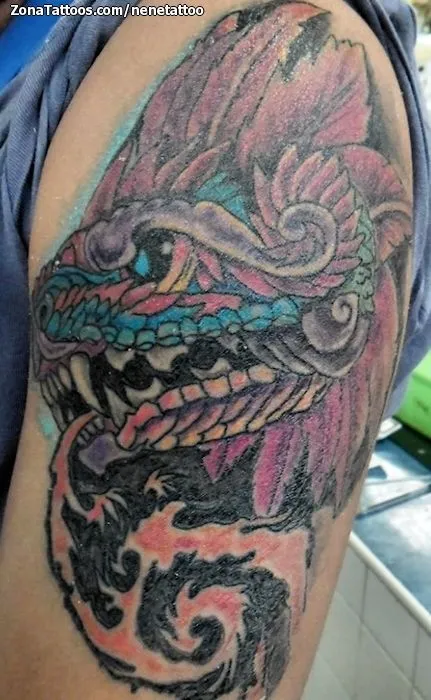 Tatuaje de Nenetattoo - Quetzalcóatl Prehispánicos