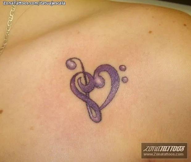Tatuaje de TATUAJESCALA - Notas Musicales Corazones
