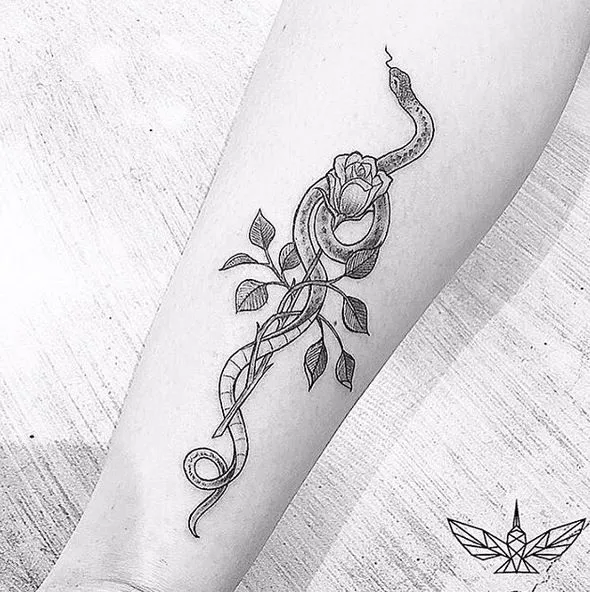 Tatuajes de lineas finas para mujeres a las que le gusta lo discreto y elegante - Cultura Colectiva