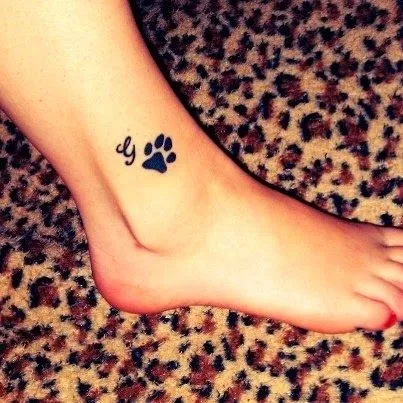 Tatuajes de patitas de perro | Belagoria | la web de los tatuajes