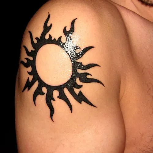 Tatuajes de sol: Diseño y significado | Tattooarse