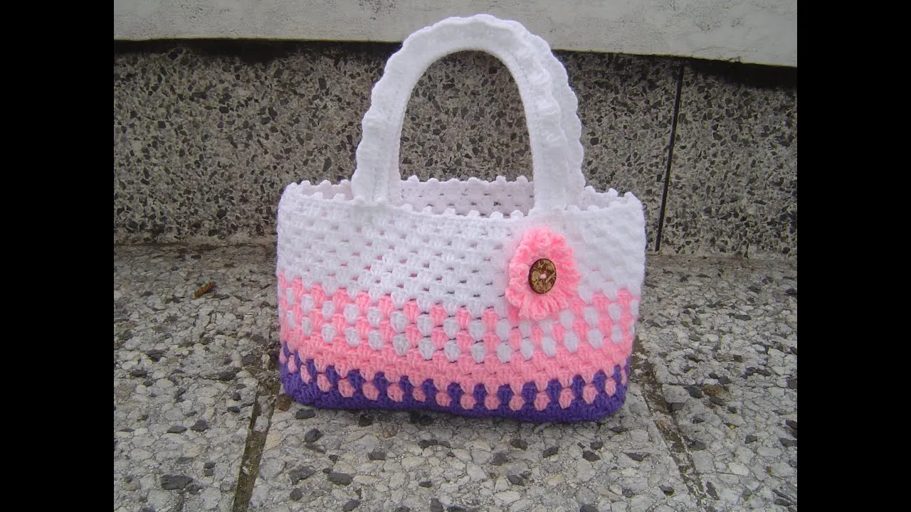 Como tejer cartera o bolso para niña en crochet paso a paso - YouTube